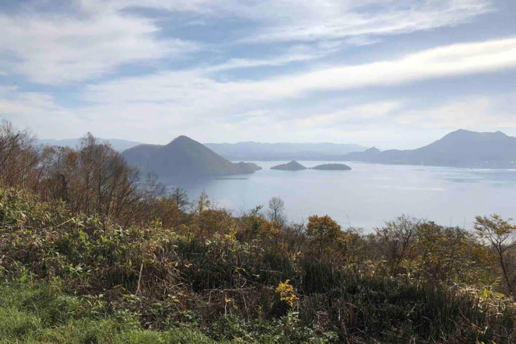 Вілла Manyi'S Onsen House 天然温泉マンイの湯 Shiraoi Екстер'єр фото